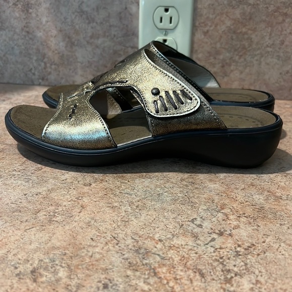 Romika sandals look in very good condition - Picture 4 of 8